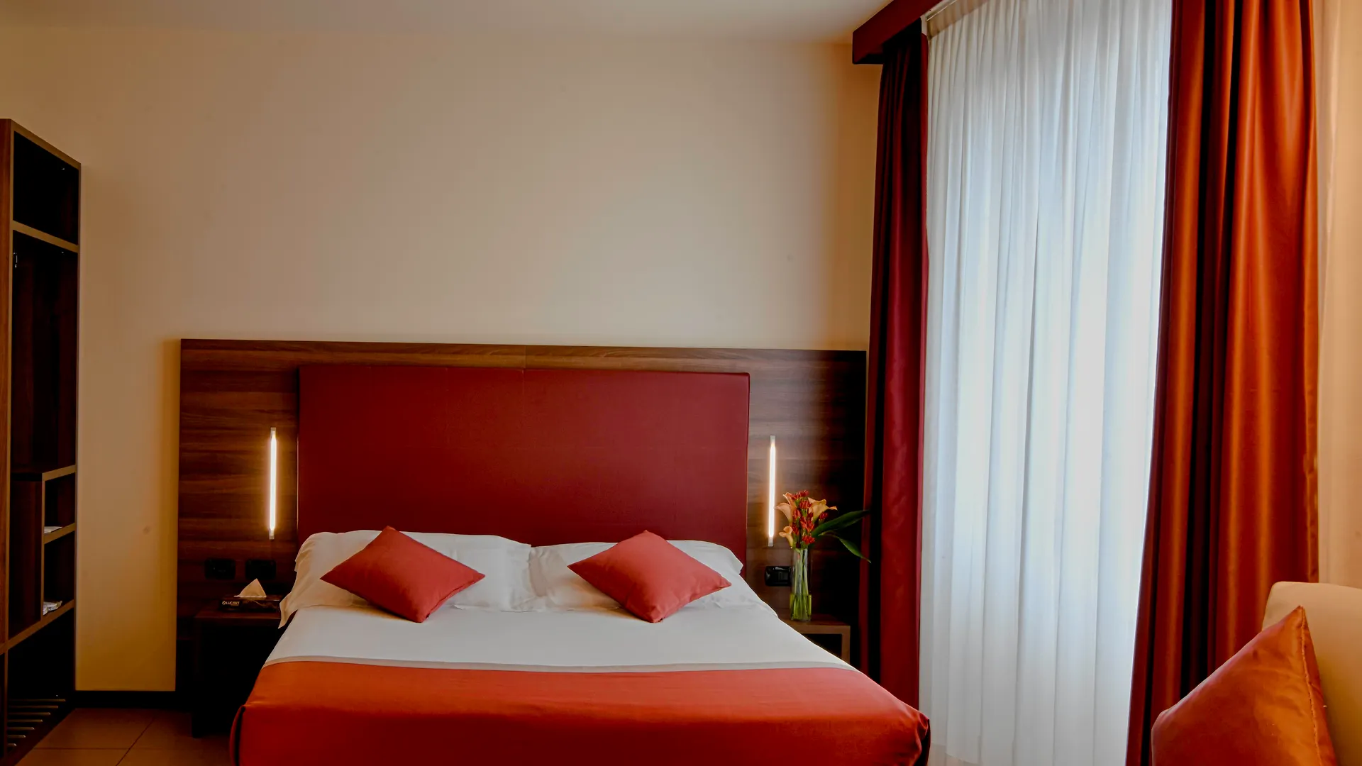 Duomo Hotel & Apartments Milan 4*,