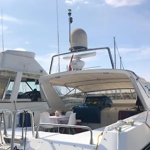  Botel Miss Mary Italia