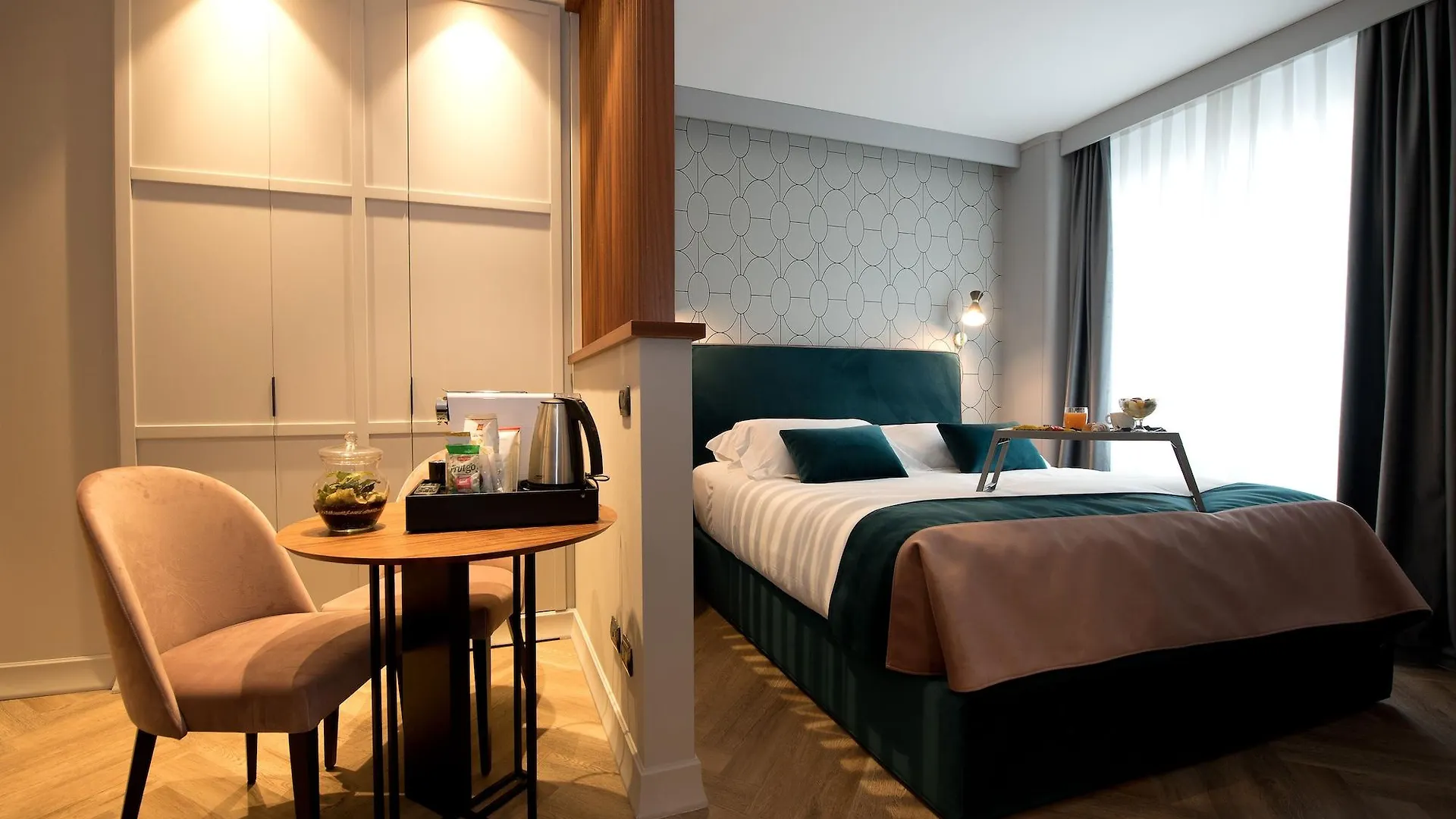 Duomo Hotel & Apartments 4*, Milan Italy
